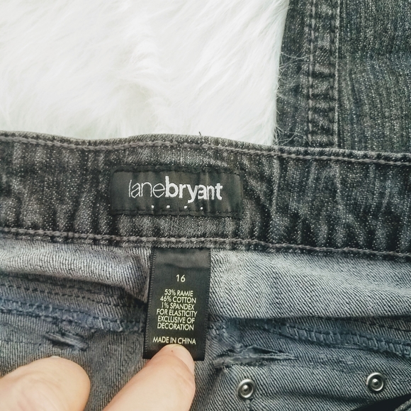 Lane Bryant distressed jeans size 16 - Picture 6 of 7